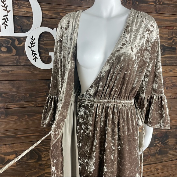 L’AGENCE | Crushed Velvet Riley Mink Wrap Dress Quarter Bell Sleeve Mini Dress - Picture 11 of 15